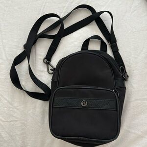Lululemon purse, like New!!